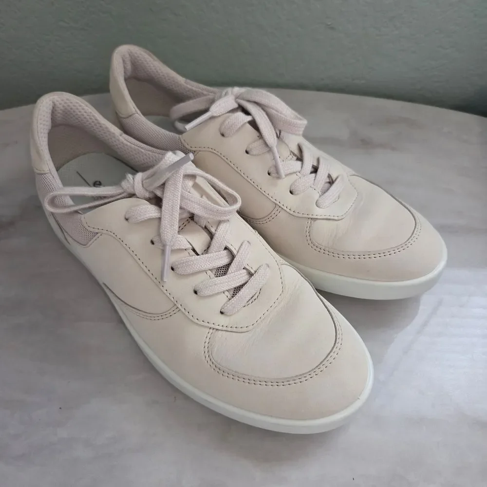ECCO Women's Leisure Retro Lace Up Comfort Sneaker Size EU 38 US7-7.5